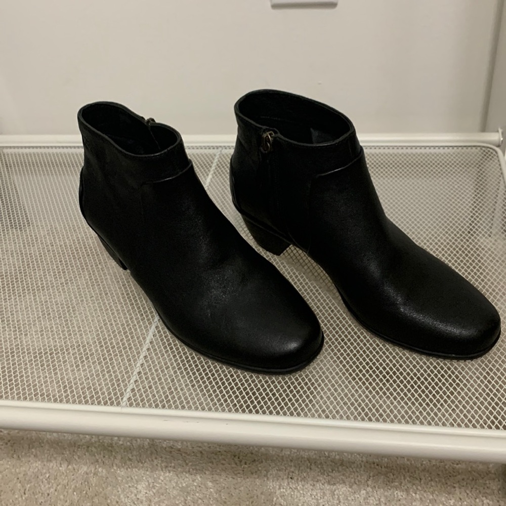 Nurture Side Zip Booties